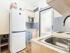 Pronájem bytu 1+kk, Praha - Kamýk, Písnická, 29 m2