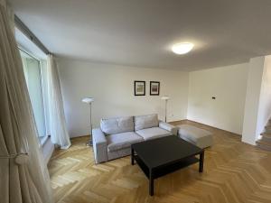 Pronájem rodinného domu, Praha - Řepy, Na Fialce I, 245 m2