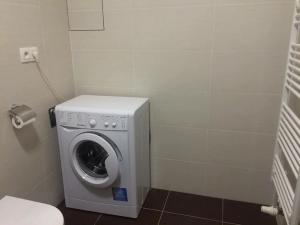 Pronájem bytu 1+kk, Praha - Malešice, Počernická, 30 m2