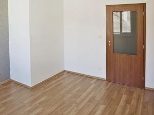 Pronájem bytu 2+kk, Praha - Holešovice, U Uranie, 41 m2