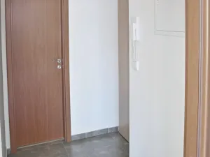 Pronájem bytu 2+kk, Praha - Holešovice, U Uranie, 41 m2