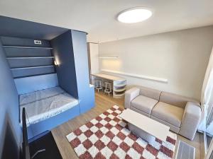 Pronájem bytu 1+kk, Praha - Hloubětín, Poděbradská, 33 m2