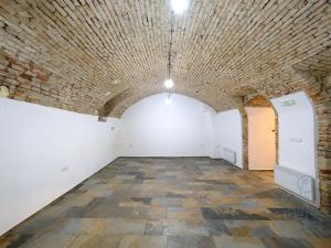 Pronájem komerční nemovitosti, Praha - Nové Město, Charvátova, 82 m2