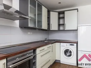 Prodej bytu 1+kk, Praha - Řepy, Bazovského, 35 m2