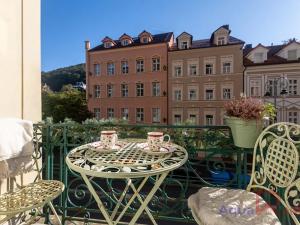 Pronájem bytu 2+1, Karlovy Vary, Zámecký vrch, 51 m2
