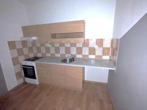 Pronájem bytu 2+kk, Teplice, Karla Aksamita, 49 m2