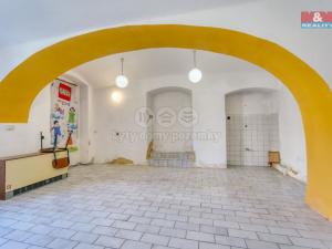 Pronájem obchodního prostoru, Kralovice, nám. Osvobození, 80 m2