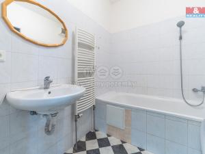 Prodej bytu 2+kk, Aš, Hlavní, 43 m2