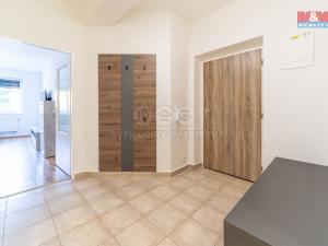 Prodej bytu 2+kk, Aš, Hlavní, 43 m2