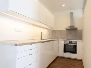 Pronájem bytu 2+kk, Praha - Nusle, Na Pankráci, 62 m2