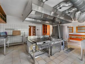Prodej komerční nemovitosti, Velká Chmelištná, 550 m2