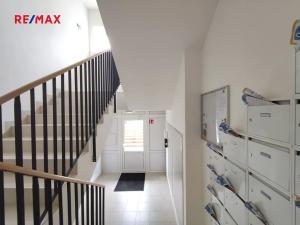 Prodej bytu 1+kk, Milovice, Slepá, 32 m2
