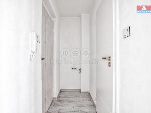 Prodej bytu 1+1, Karviná - Hranice, Bratr. Veverkových, 27 m2