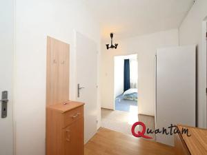 Pronájem bytu 2+kk, Praha - Řepy, Laudova, 45 m2