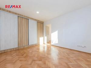 Pronájem bytu 3+1, Praha - Zbraslav, Nezvalova, 56 m2