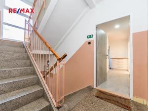 Pronájem bytu 3+1, Praha - Zbraslav, Nezvalova, 56 m2