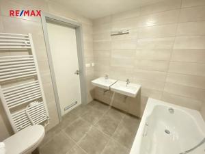 Pronájem bytu 3+kk, Plzeň, U Borských kasáren, 90 m2