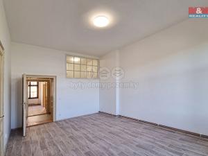Pronájem bytu 3+1, Karlovy Vary, Západní, 75 m2