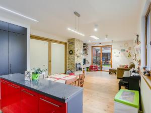Pronájem rodinného domu, Praha - Suchdol, U myslivny, 182 m2