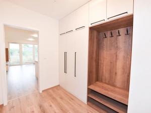 Pronájem bytu 3+kk, Praha - Modřany, Zlochova, 77 m2