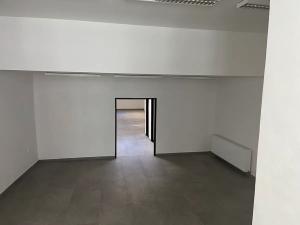 Pronájem obchodního prostoru, Třebíč, Karlovo nám., 142 m2