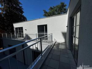 Pronájem bytu 1+kk, Praha - Vinohrady, Korunní, 34 m2