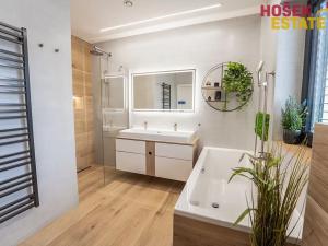Prodej bytu 4+kk, Holubice, 135 m2