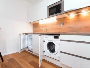 Pronájem bytu 1+kk, Praha - Karlín, Peckova, 27 m2