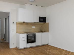 Pronájem bytu 1+kk, Praha - Holešovice, U průhonu, 32 m2