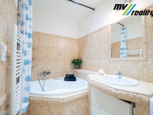 Prodej bytu 3+1, Poděbrady, nám. T.G.Masaryka, 66 m2