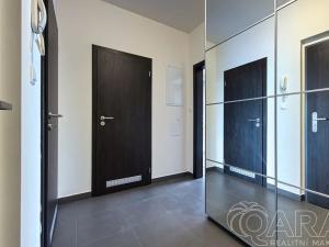 Pronájem bytu 1+kk, Praha - Karlín, U Mlýnského kanálu, 37 m2
