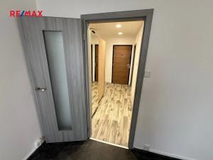 Pronájem bytu 2+kk, Praha - Kamýk, Smotlachova, 44 m2