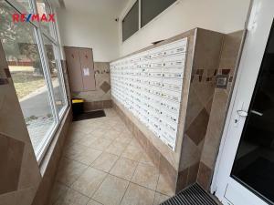 Pronájem bytu 2+kk, Praha - Kamýk, Smotlachova, 44 m2