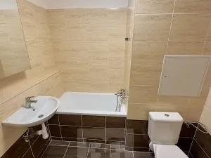 Pronájem bytu 2+kk, Praha - Bohnice, Zelenohorská, 43 m2