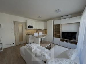 Pronájem bytu 1+kk, Praha - Stodůlky, Toufarova, 37 m2