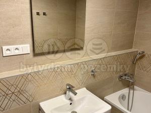 Pronájem bytu 2+kk, České Budějovice, Vrbenská, 59 m2