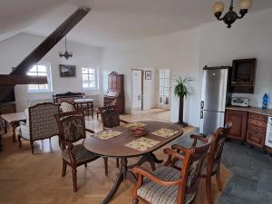 Prodej bytu 4+kk, Holubice, Za Dvorem, 130 m2