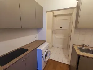 Pronájem bytu 1+kk, Praha - Žižkov, Ambrožova, 23 m2