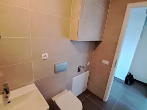 Pronájem bytu 1+kk, Praha - Dolní Chabry, Ládevská, 35 m2