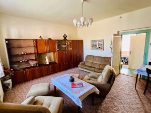 Prodej vily, Kamenné Žehrovice, Revoluční, 310 m2
