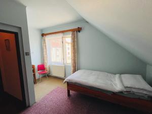 Prodej vily, Kamenné Žehrovice, Revoluční, 310 m2
