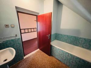 Prodej vily, Kamenné Žehrovice, Revoluční, 310 m2