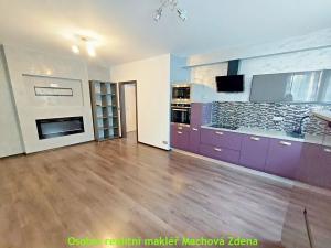 Pronájem bytu 3+kk, Praha - Vysočany, Na Harfě, 66 m2