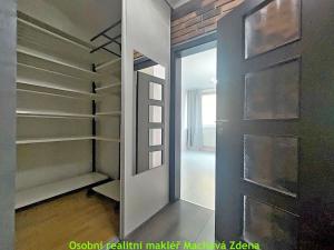 Pronájem bytu 3+kk, Praha - Vysočany, Na Harfě, 66 m2