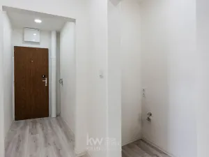 Prodej bytu 3+1, Praha - Troja, Hnězdenská, 74 m2