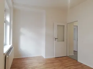 Pronájem bytu 2+1, Praha - Břevnov, Bělohorská, 57 m2