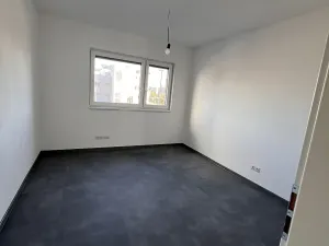 Prodej bytu 3+kk, Znojmo, Třešňová, 74 m2