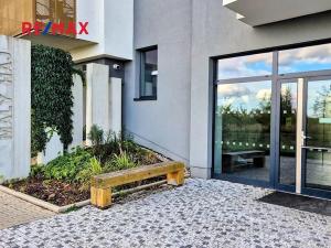 Pronájem bytu 1+kk, Praha - Dolní Měcholupy, Honzíkova, 37 m2