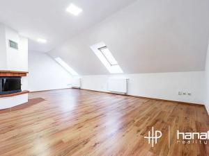 Pronájem rodinného domu, Strančice, 259 m2