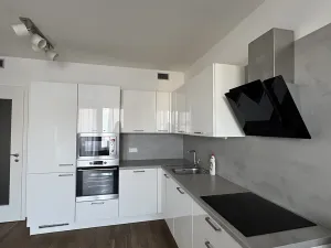 Prodej bytu 2+kk, Praha - Vysočany, Smržových, 52 m2